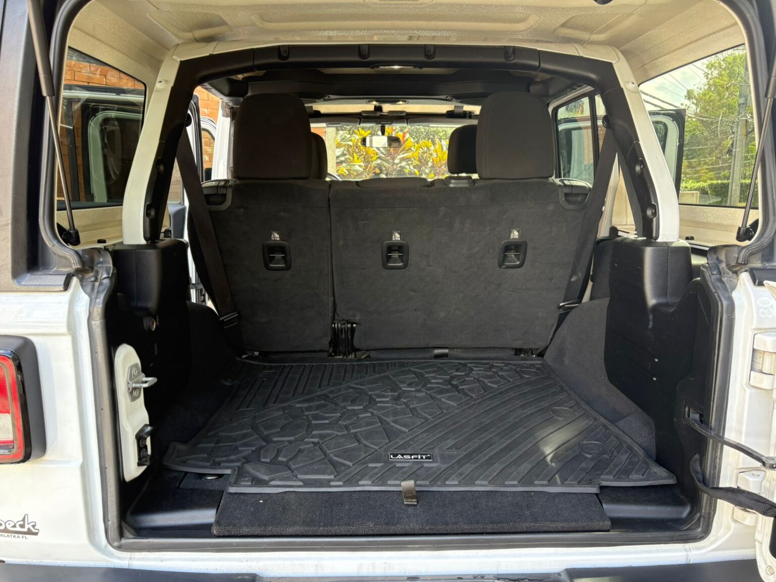 Jeep-Wrangler-Sahara-2019-764HRV (16)