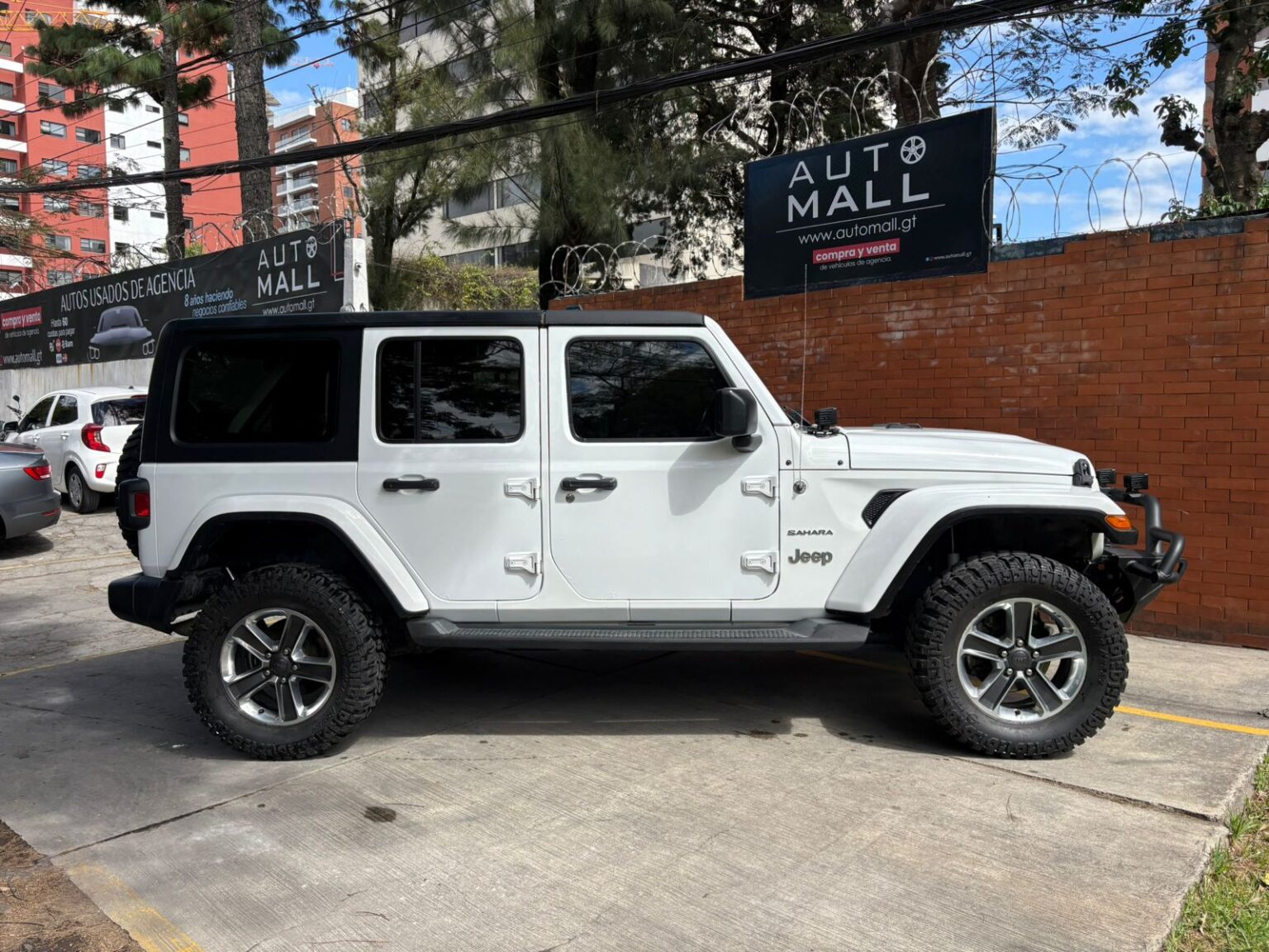 Jeep-Wrangler-Sahara-2019-764HRV (3)
