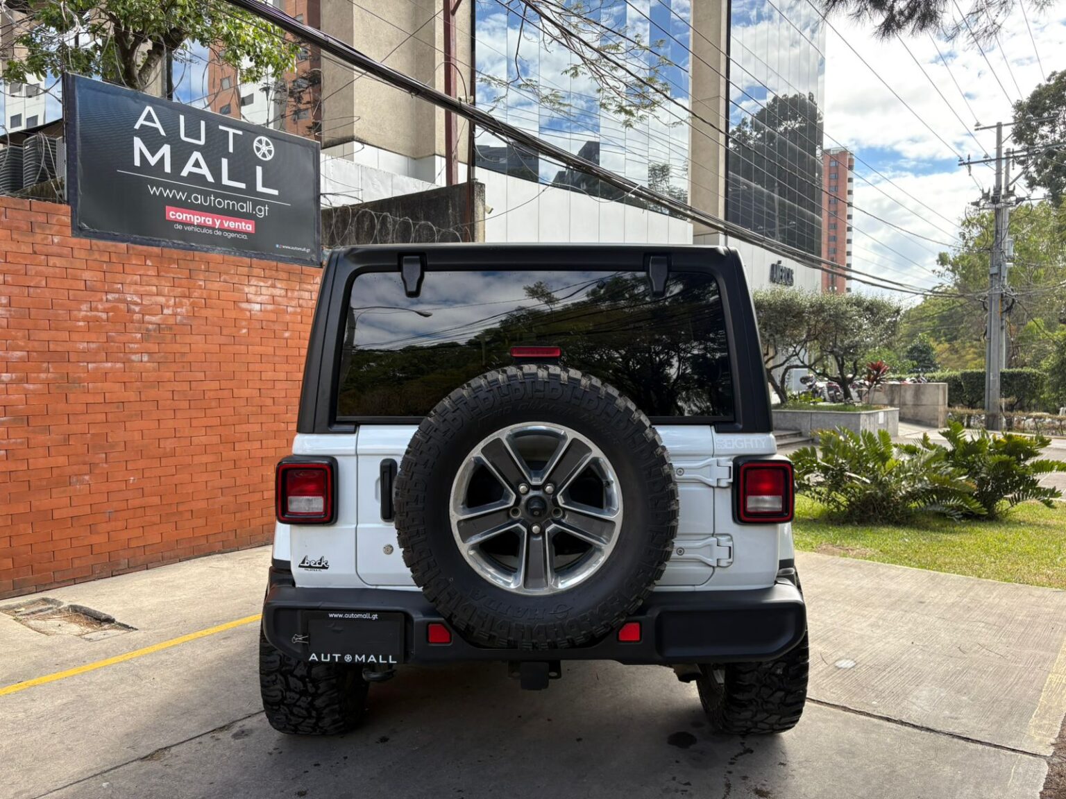 Jeep-Wrangler-Sahara-2019-764HRV (5)