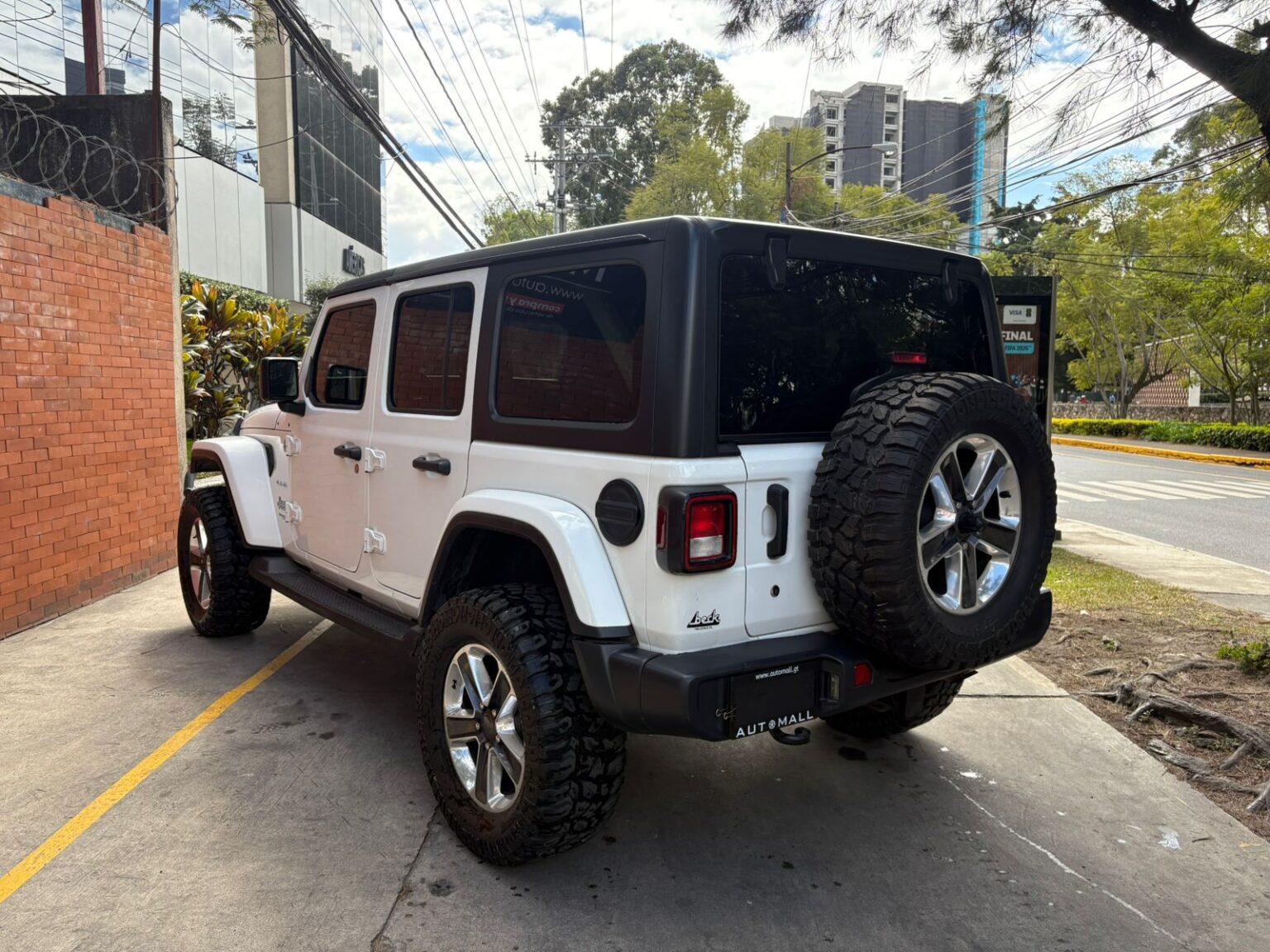 Jeep-Wrangler-Sahara-2019-764HRV (6)