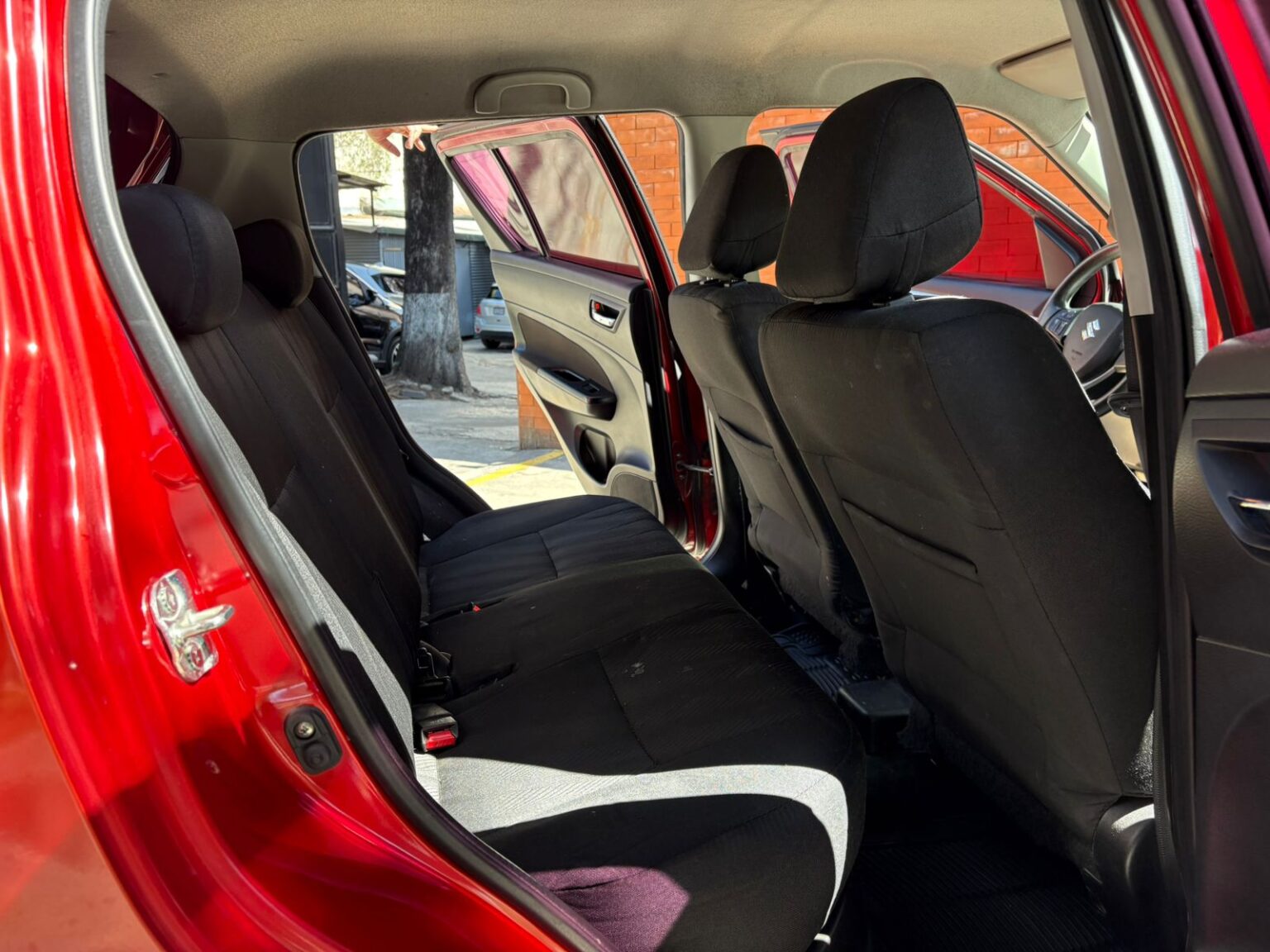 Suzuki-Swift-GL-2015-FTK (17)