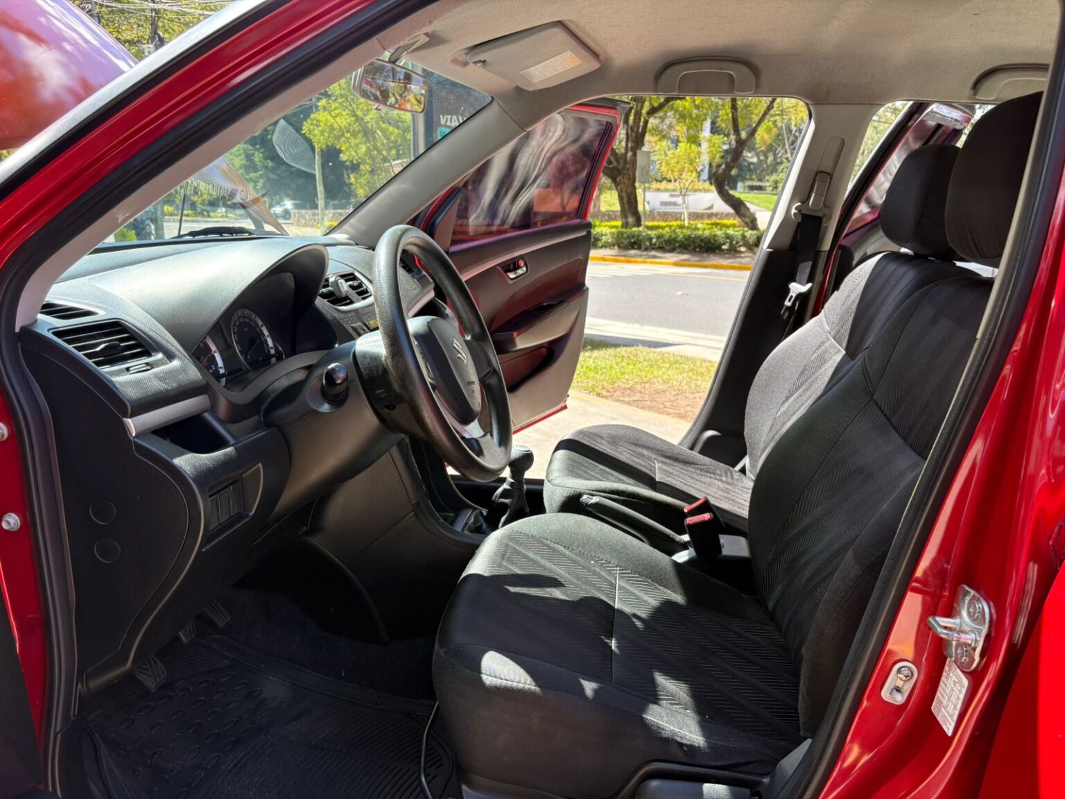 Suzuki-Swift-GL-2015-FTK (8)