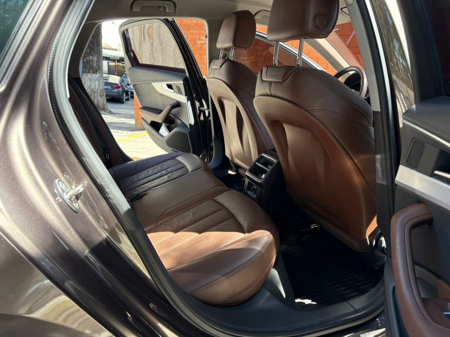 Audi-A4-2018-514GSL (1)