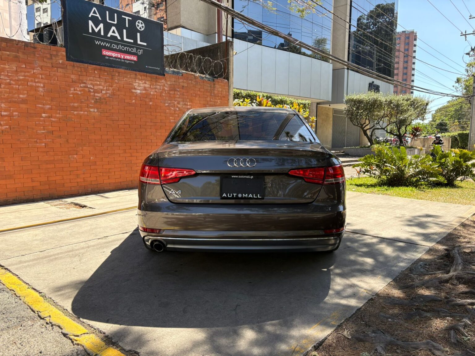 Audi-A4-2018-514GSL (18)