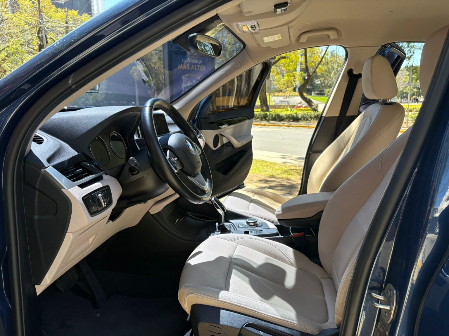 BMW-X1-18i-2022-192JGF (8)