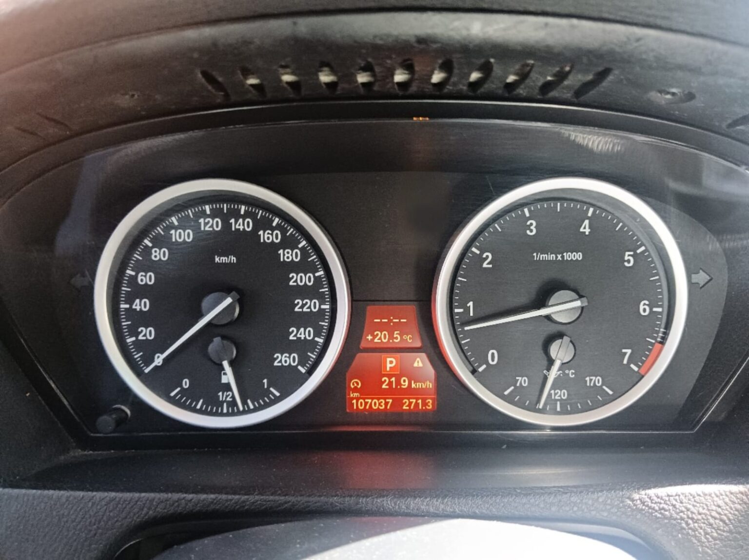 BMW-X6-50i-2009-795DPK (9)