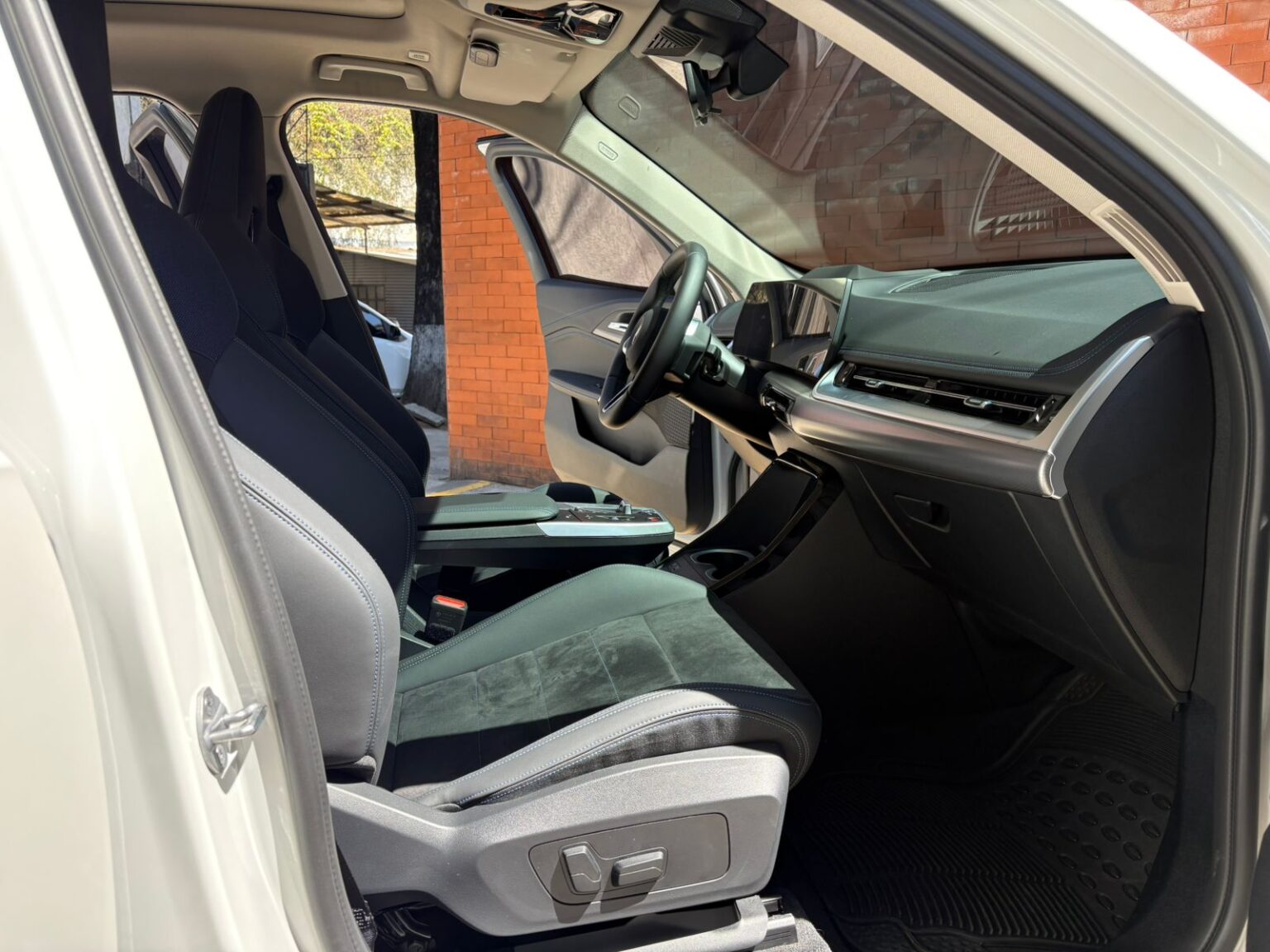 BMW-iX1-2025-861LGY (10)