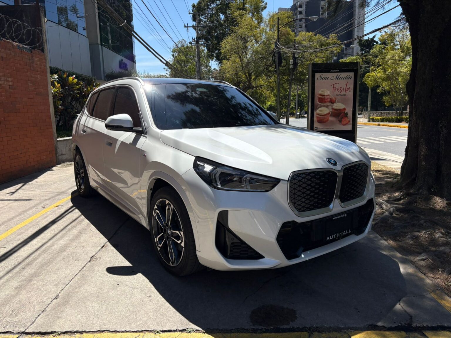 BMW-iX1-2025-861LGY (2)