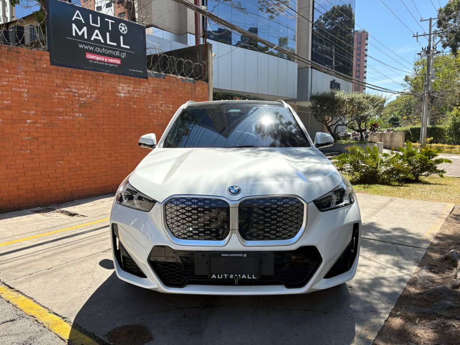 BMW-iX1-2025-861LGY (3)