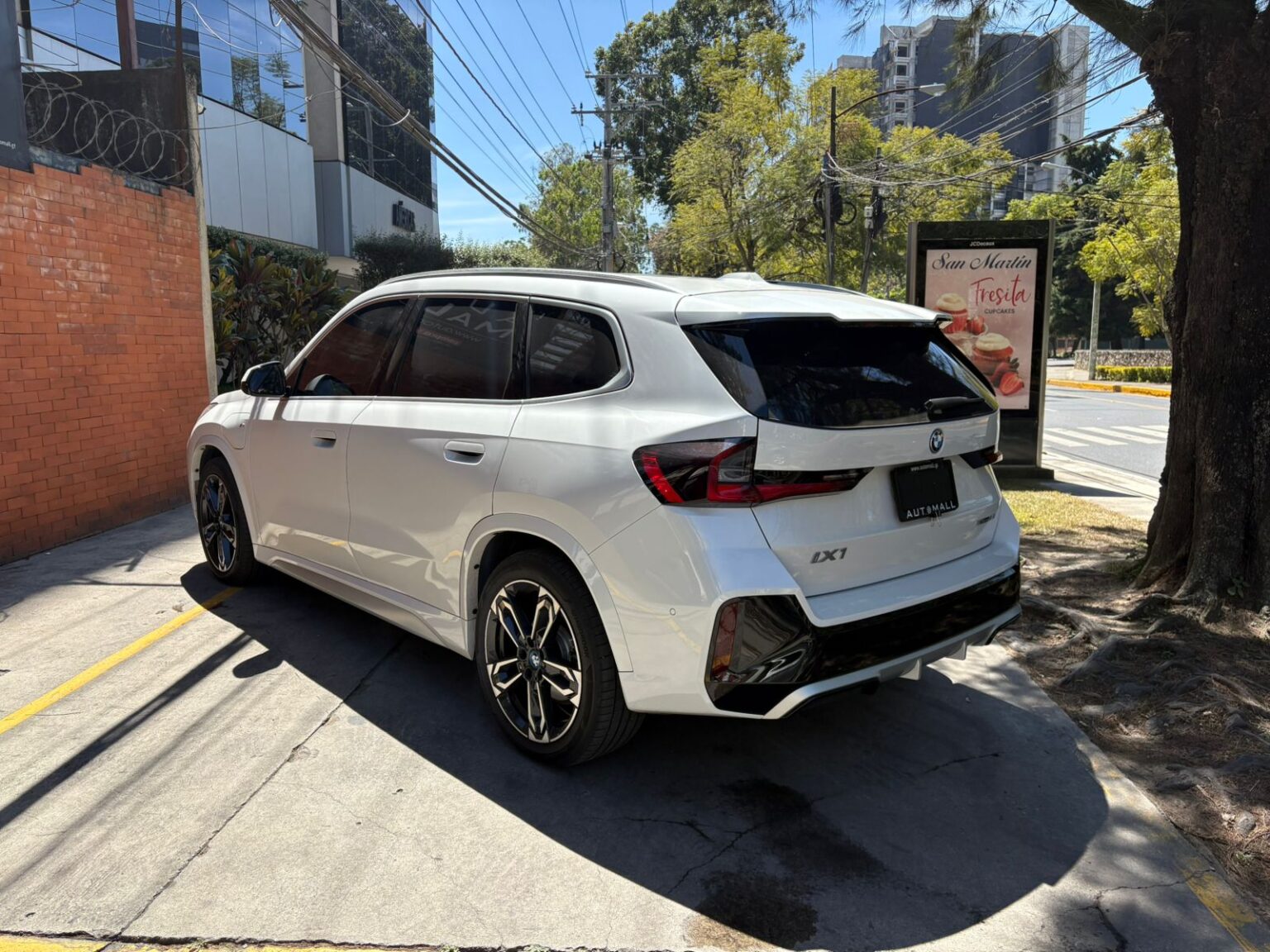 BMW-iX1-2025-861LGY (6)