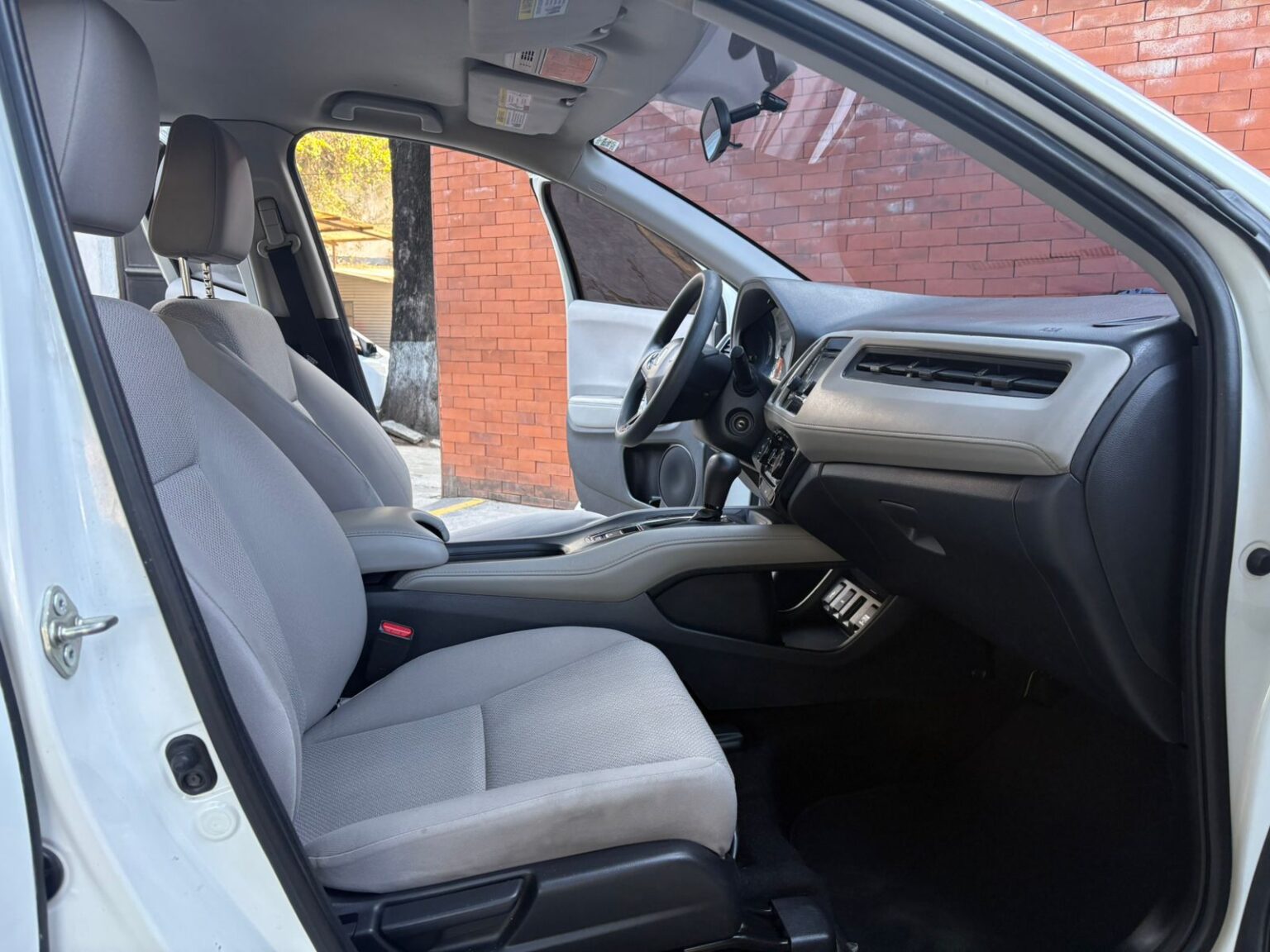 Honda-HRV-LX-2018-683JQR (10)