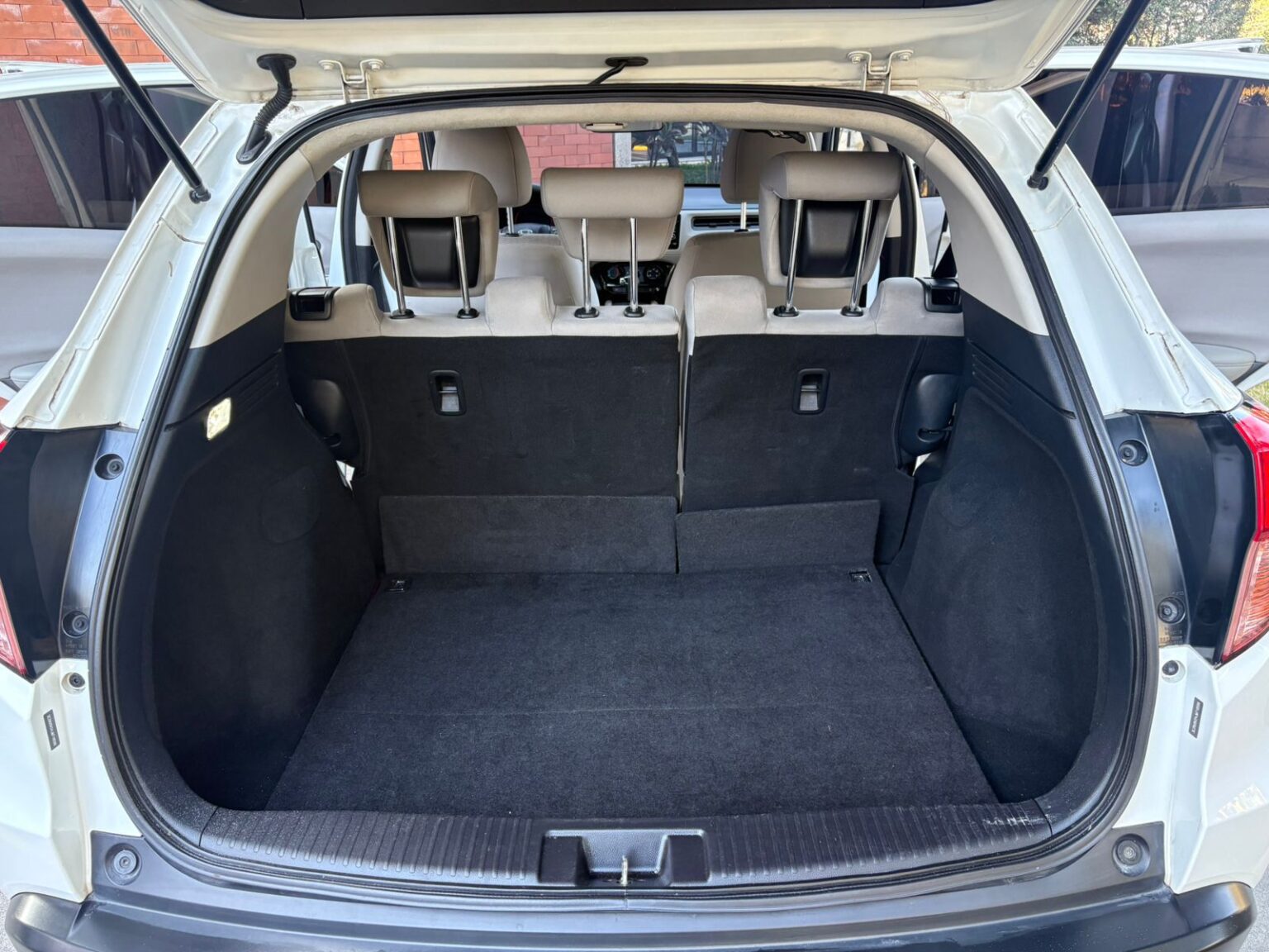 Honda-HRV-LX-2018-683JQR (14)