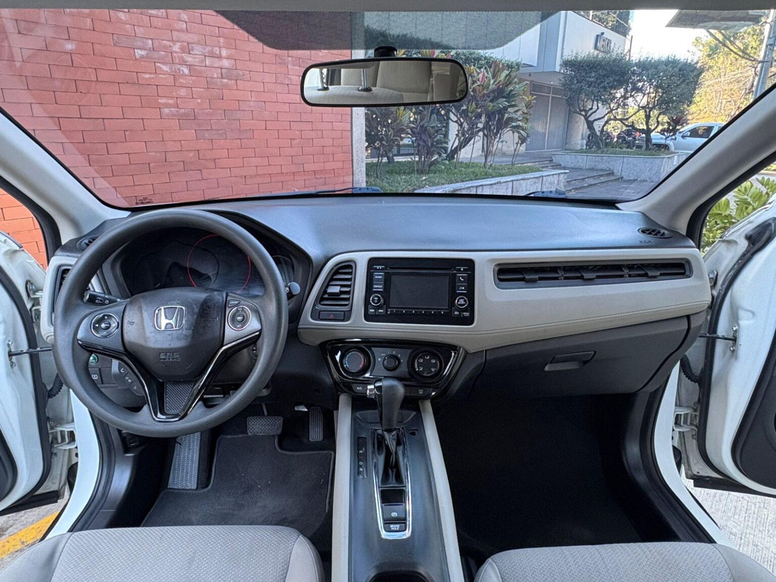 Honda-HRV-LX-2018-683JQR (17)