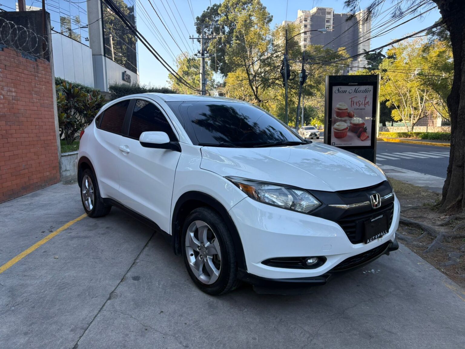 Honda-HRV-LX-2018-683JQR (2)