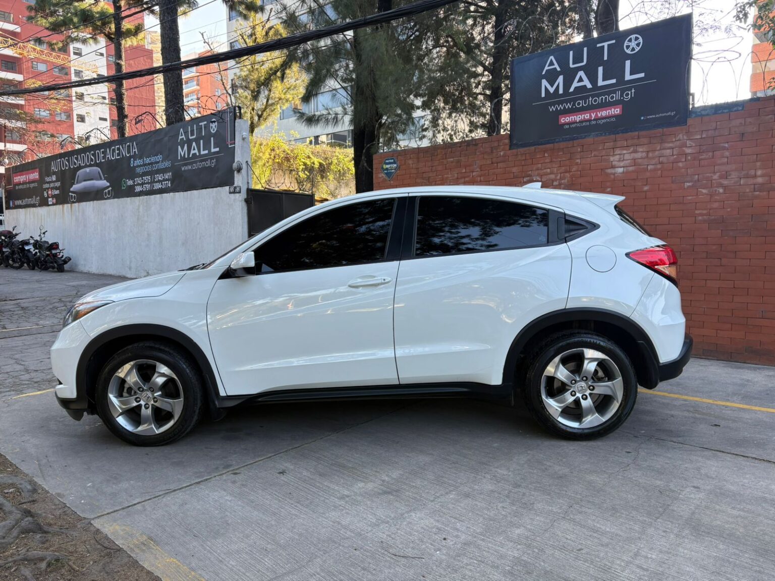 Honda-HRV-LX-2018-683JQR (7)