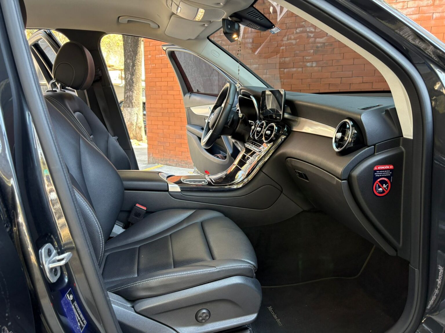 Mercedes-Benz-GLC200-2021-485JKC (10)