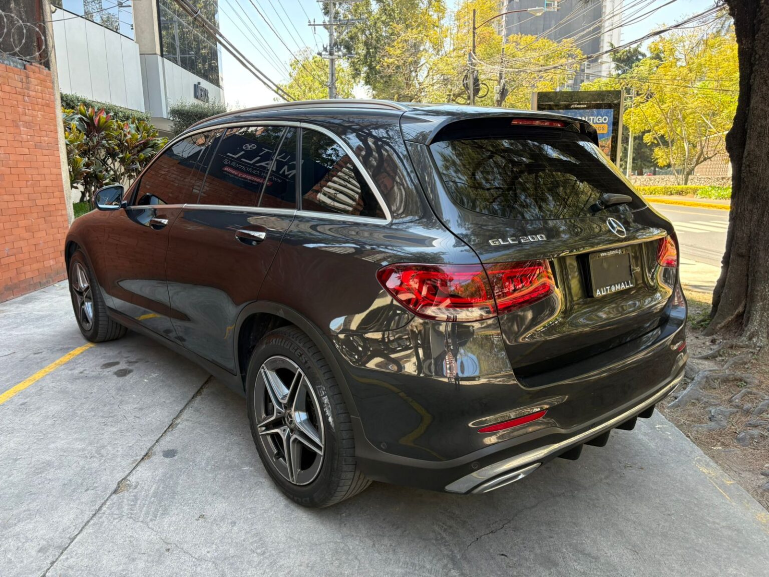 Mercedes-Benz-GLC200-2021-485JKC (12)