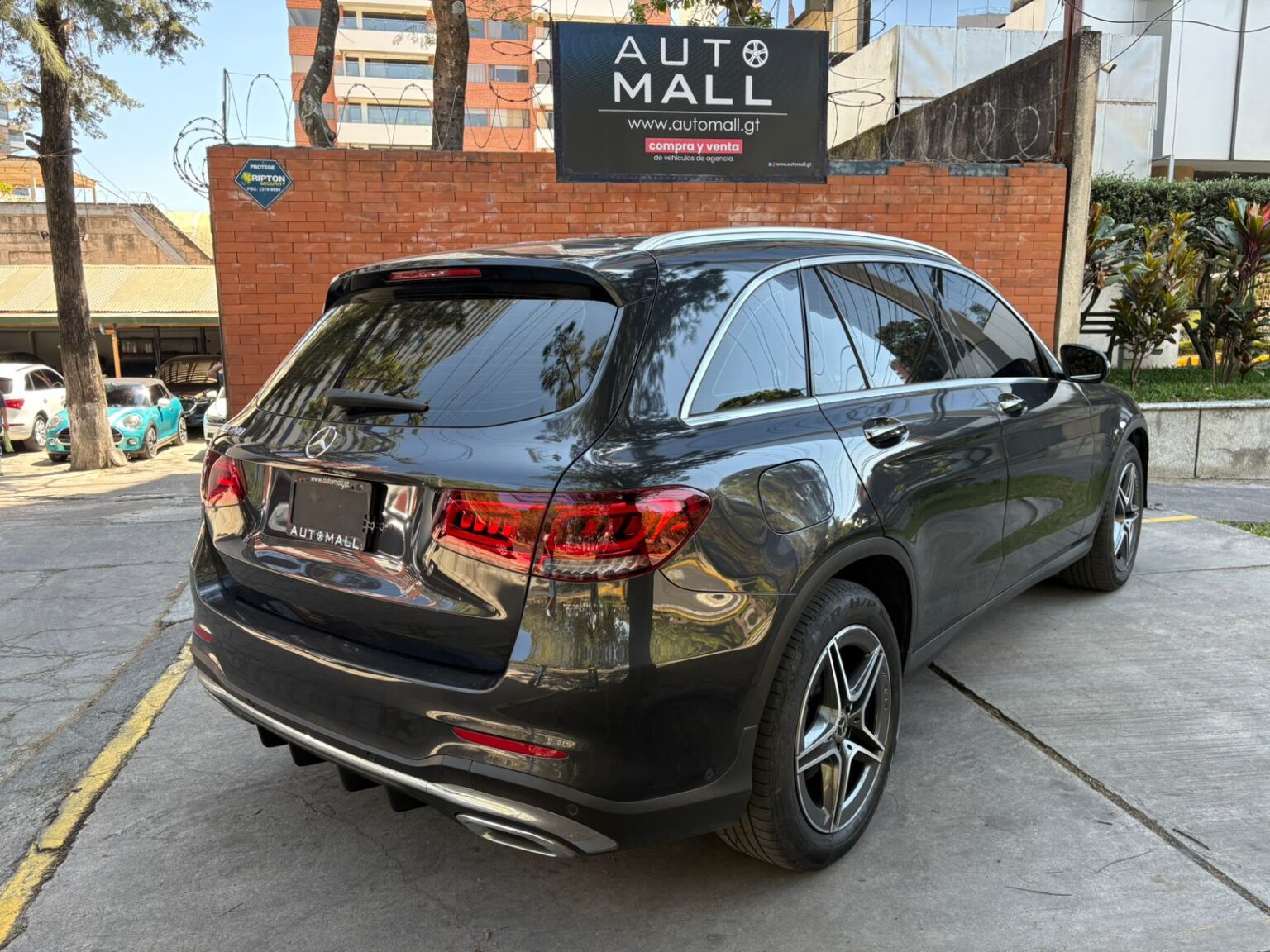 Mercedes-Benz-GLC200-2021-485JKC (4)