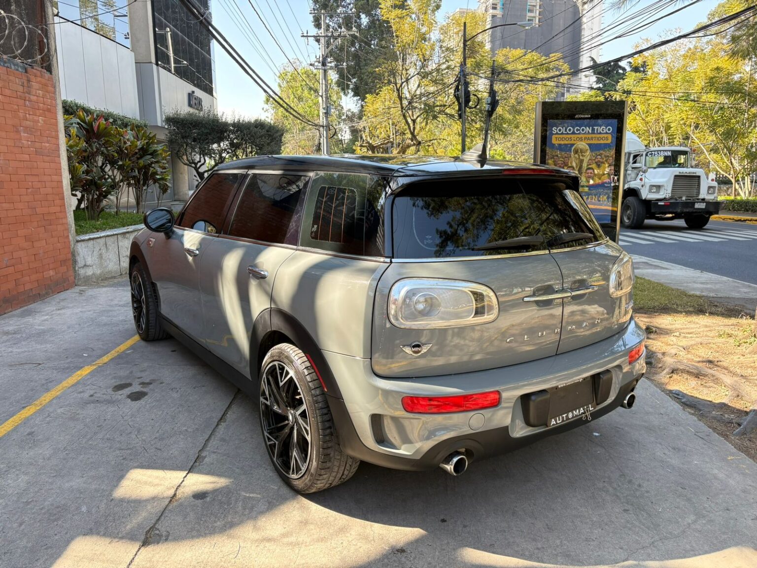 Mini-Cooper-S-Clubman-2016-627KXH (11)