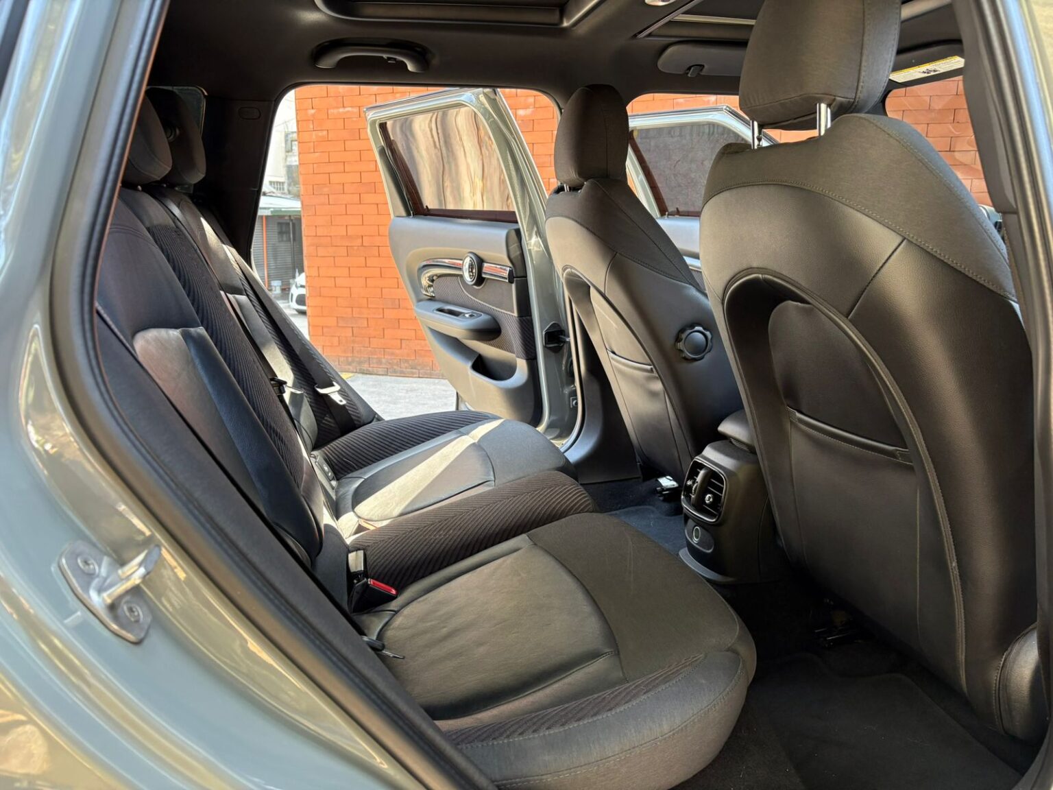 Mini-Cooper-S-Clubman-2016-627KXH (17)