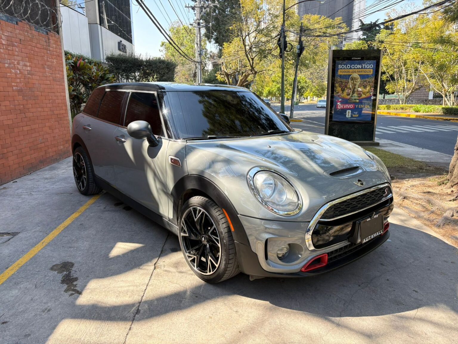 Mini-Cooper-S-Clubman-2016-627KXH (2)