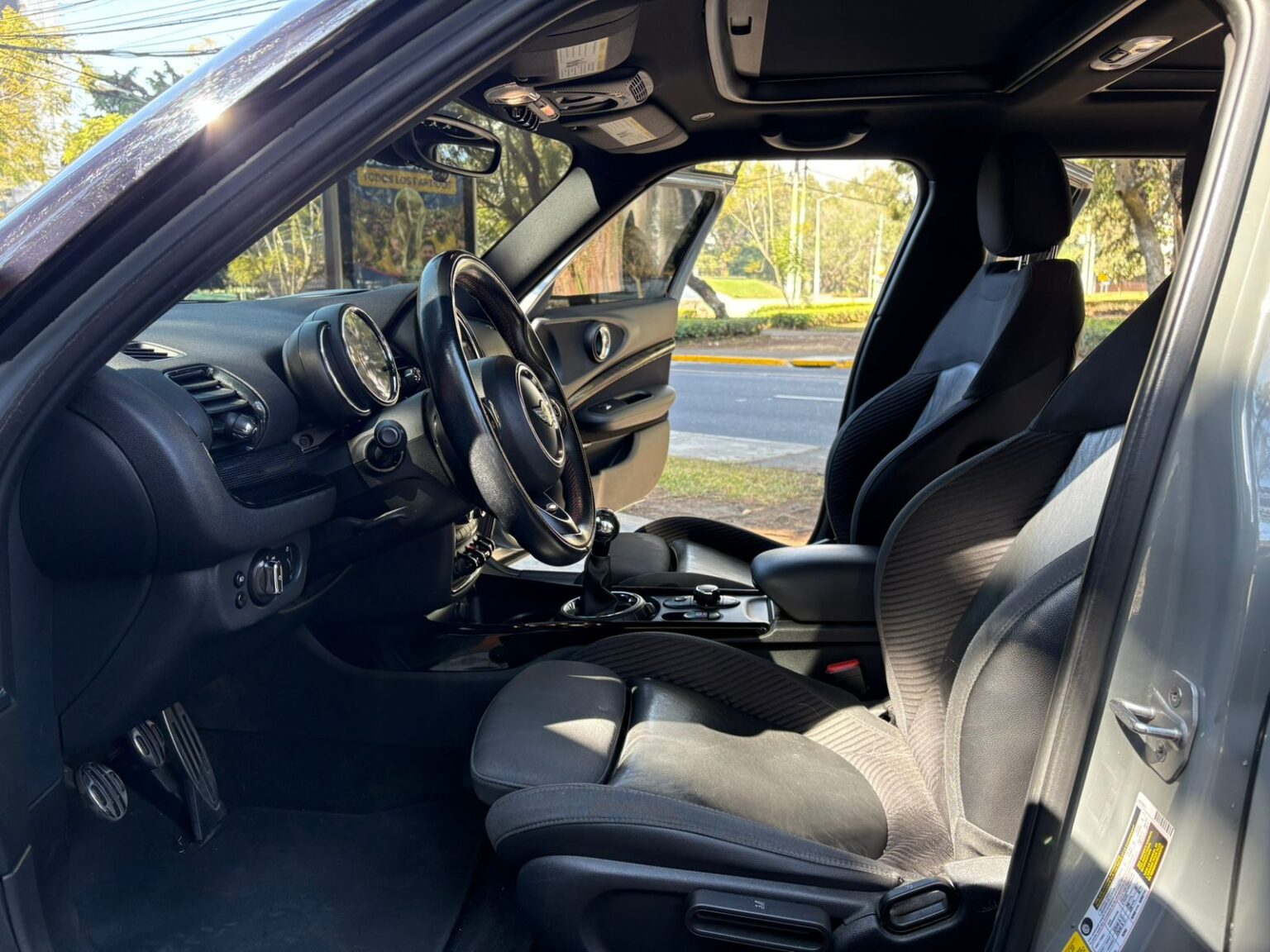 Mini-Cooper-S-Clubman-2016-627KXH (8)