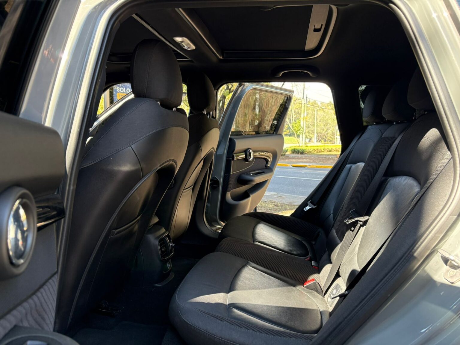 Mini-Cooper-S-Clubman-2016-627KXH (9)