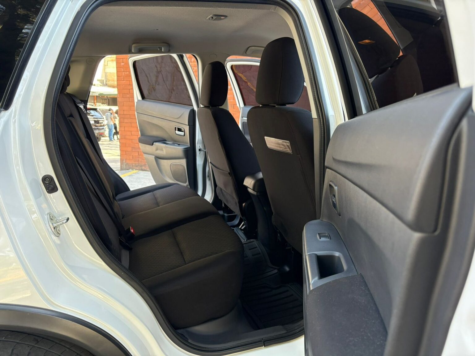 Mitsubishi-Outlander-Sport-SE-2017-491JQS (10)