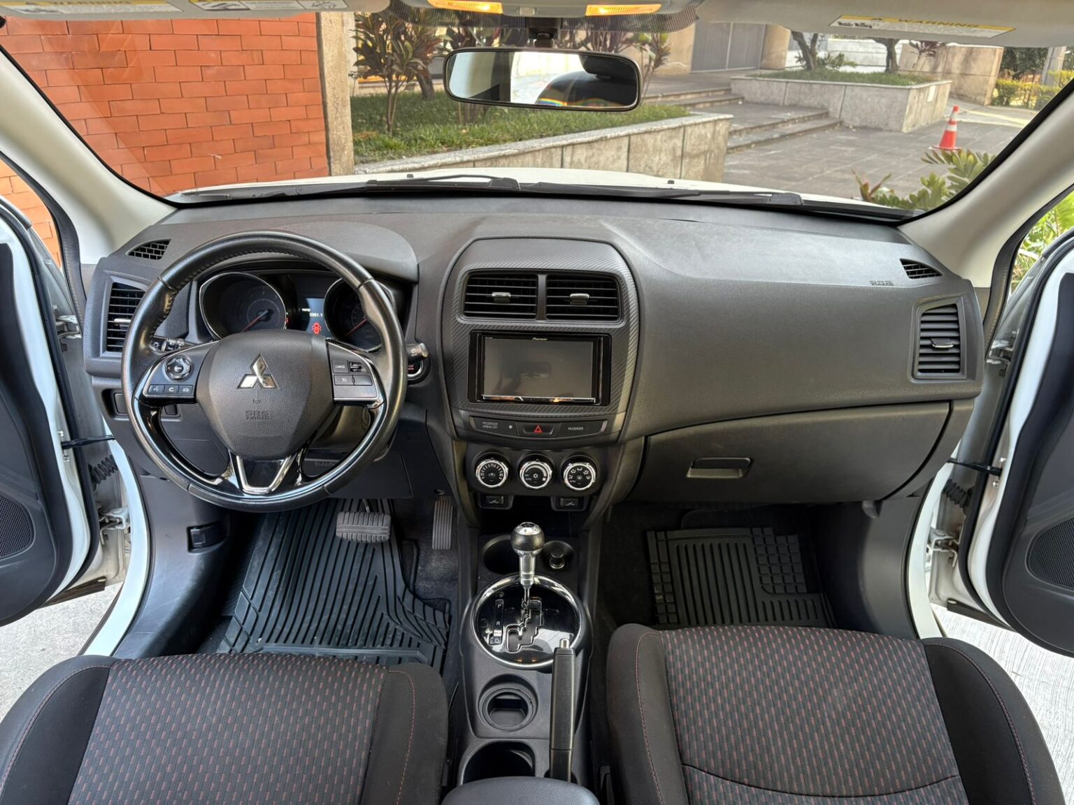 Mitsubishi-Outlander-Sport-SE-2017-491JQS (12)