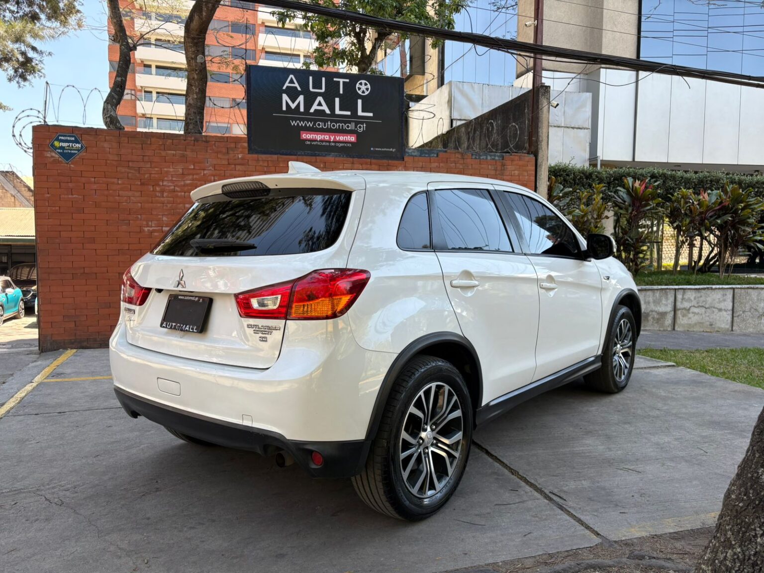 Mitsubishi-Outlander-Sport-SE-2017-491JQS (4)