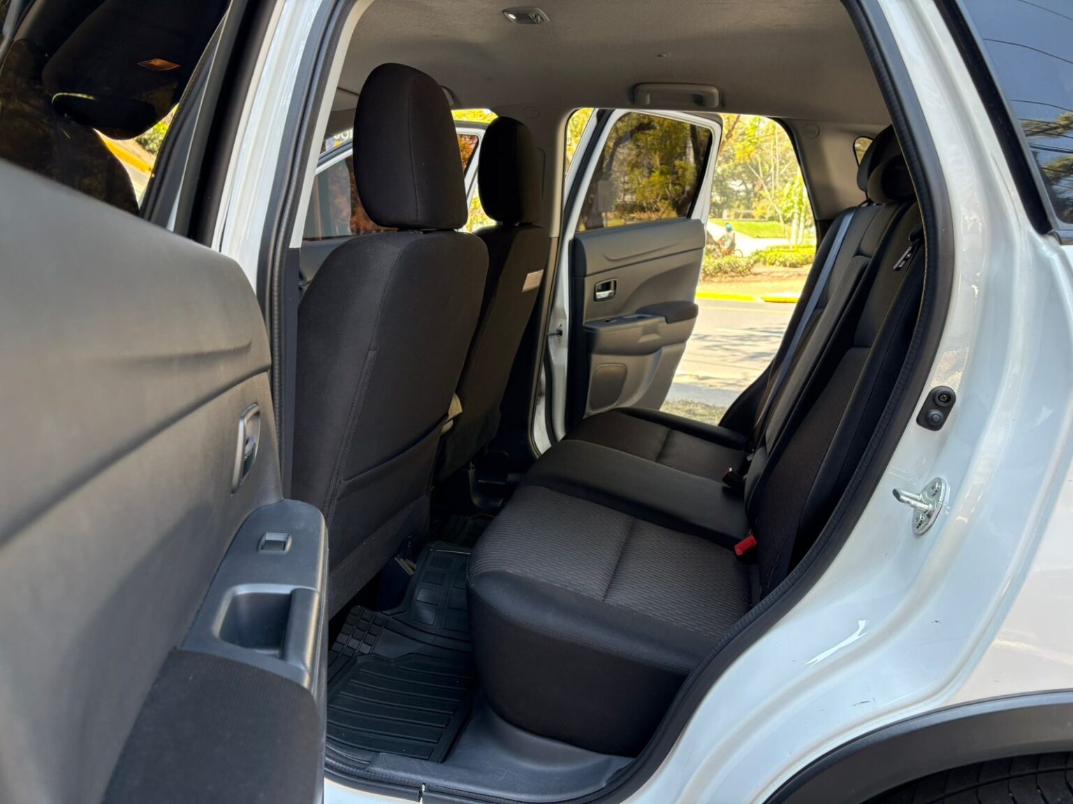 Mitsubishi-Outlander-Sport-SE-2017-491JQS (9)