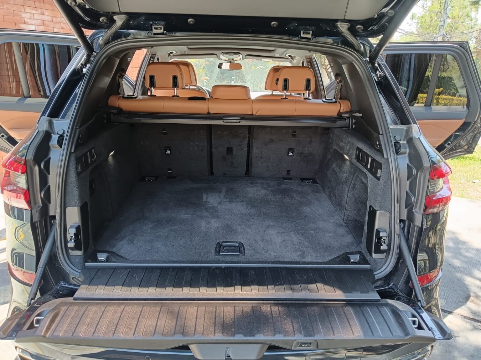 BMW-X5-40i-2021-434JDK (4)