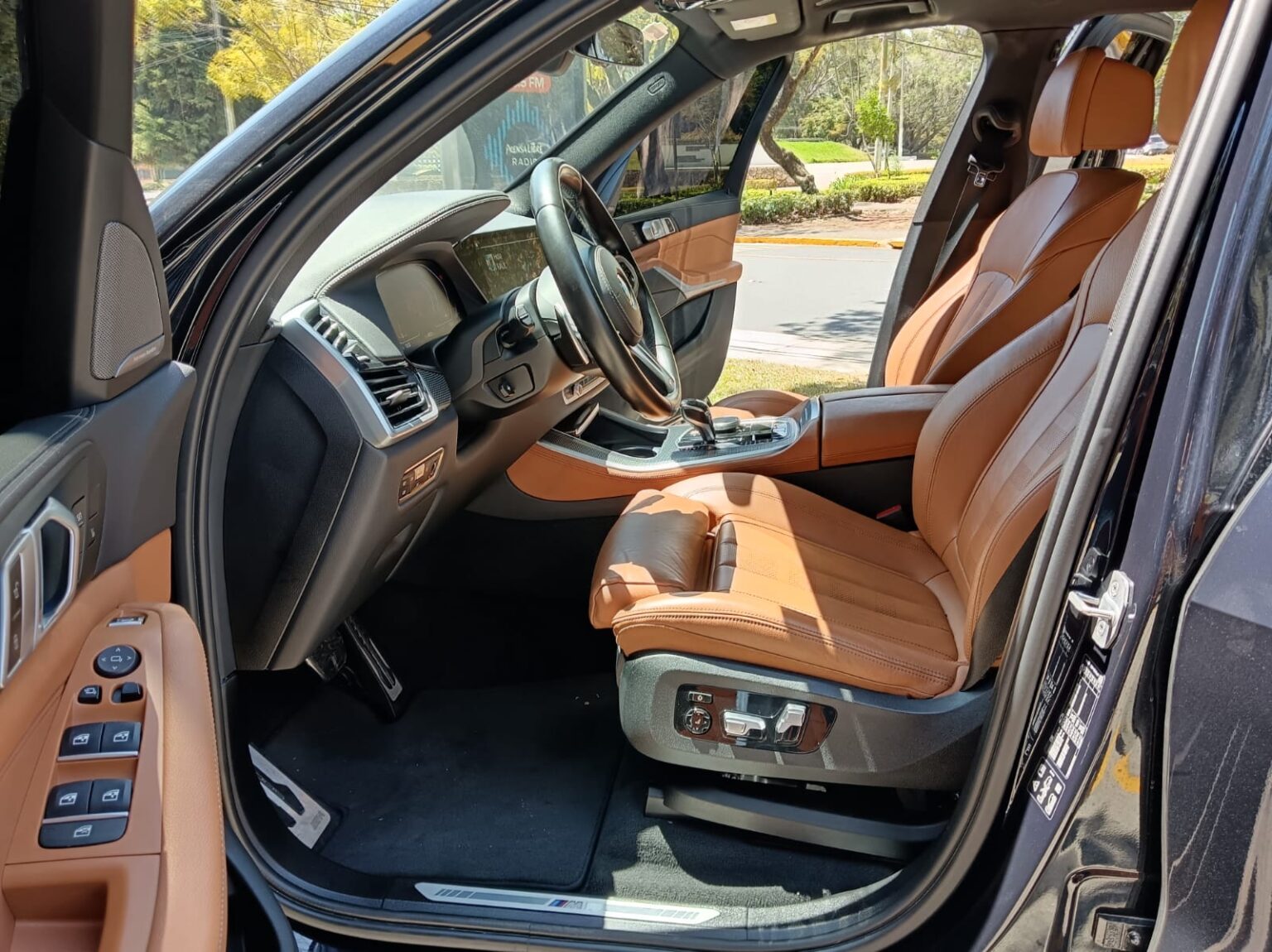 BMW-X5-40i-2021-434JDK (8)