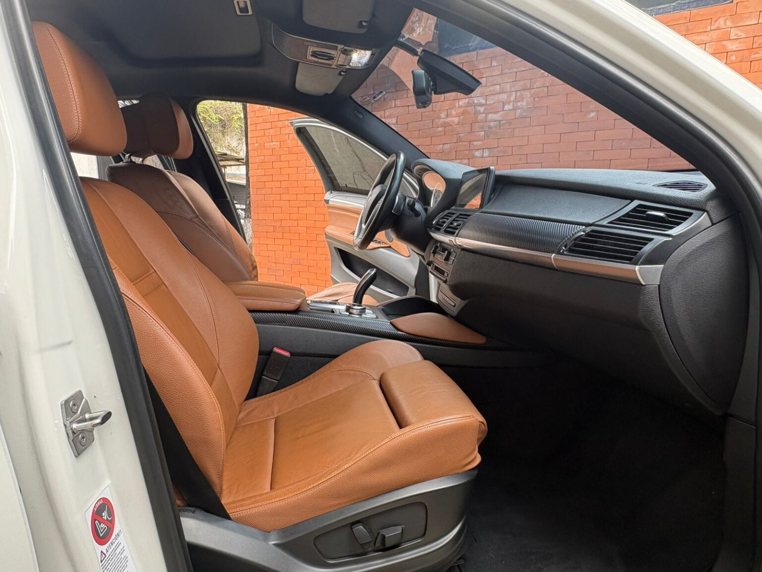 BMW-X6-30d-2011-610FBQ (11)