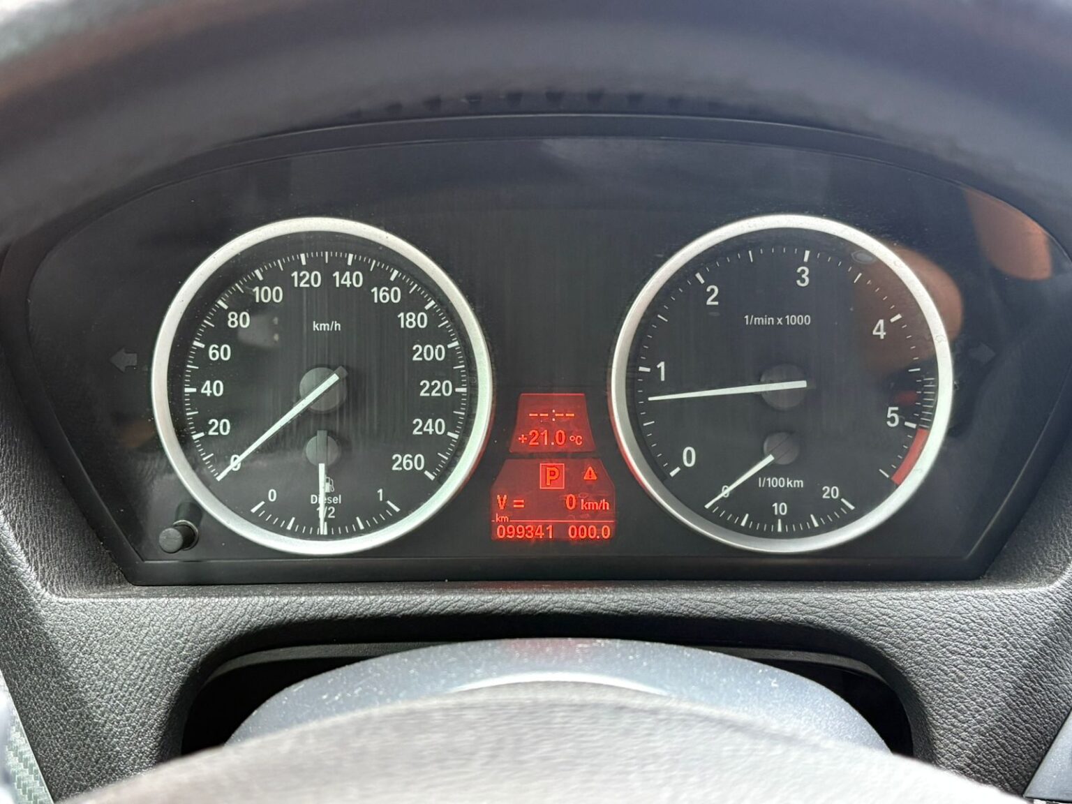 BMW-X6-30d-2011-610FBQ (13)