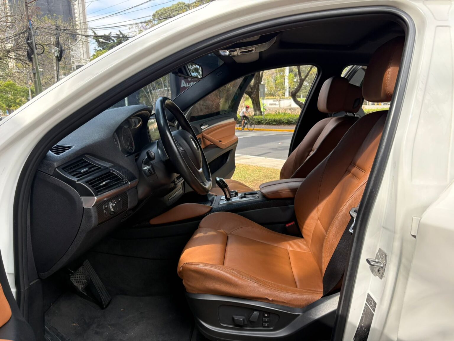 BMW-X6-30d-2011-610FBQ (8)