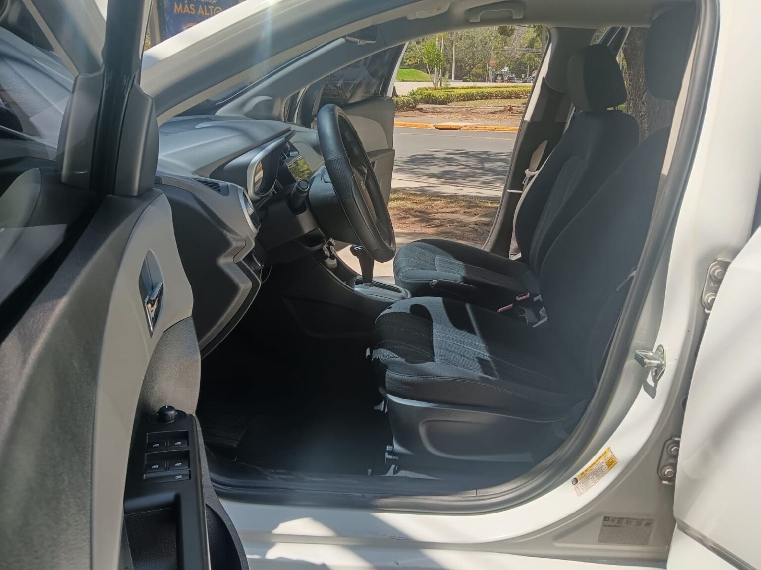 Chevrolet-Sonic-LT-2017-209GTH (17)