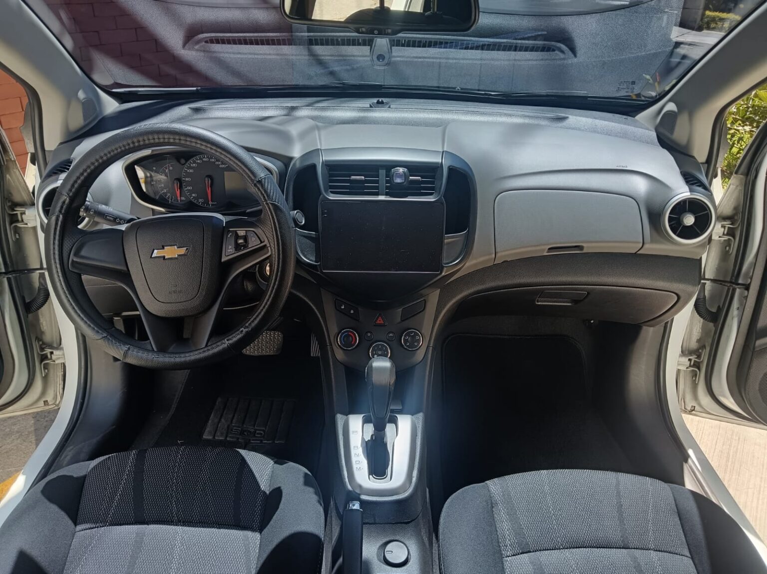 Chevrolet-Sonic-LT-2017-209GTH (8)