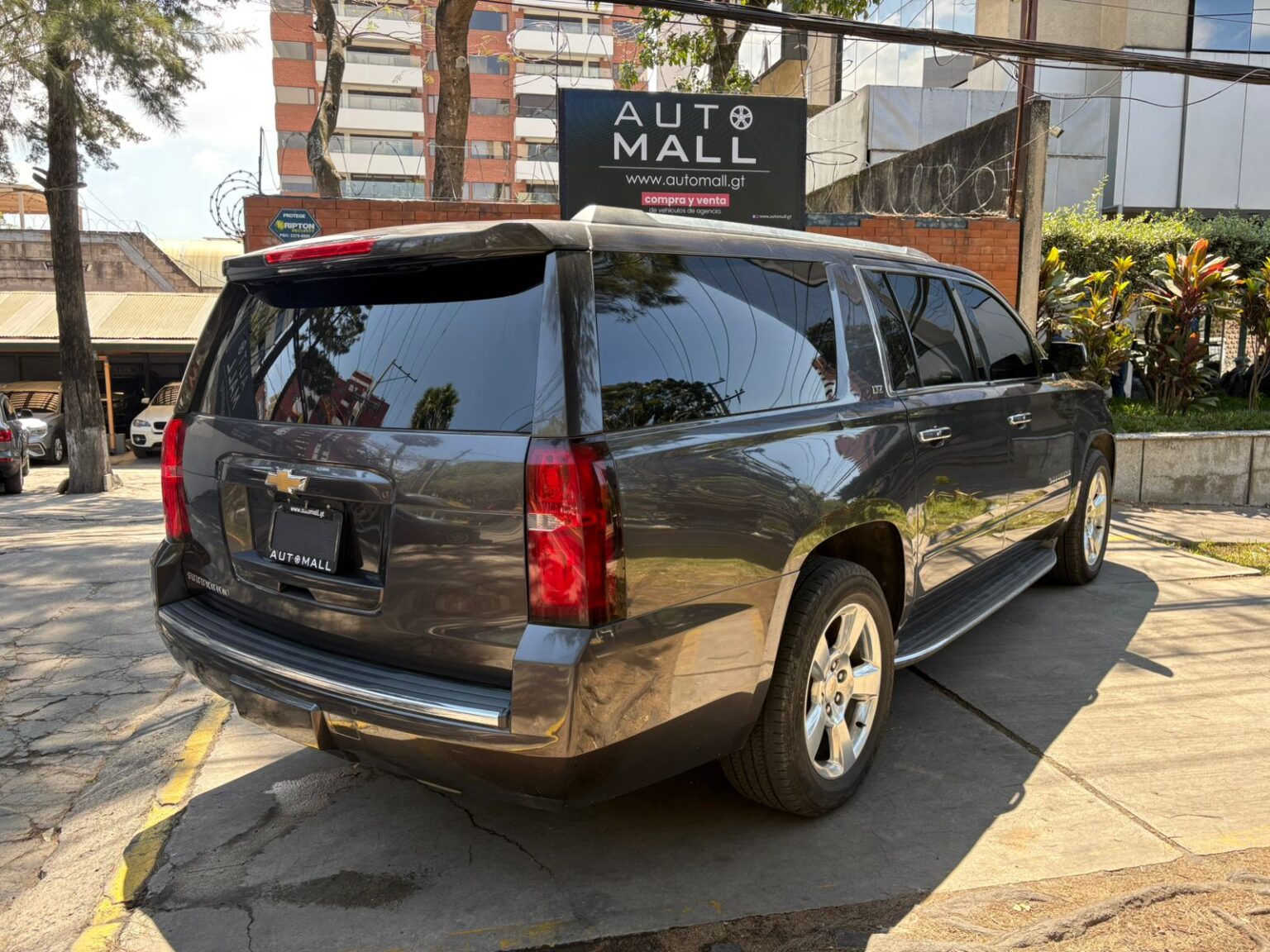 Chevrolet-Suburban-LTZ-blindada-2015-428FWD (4)