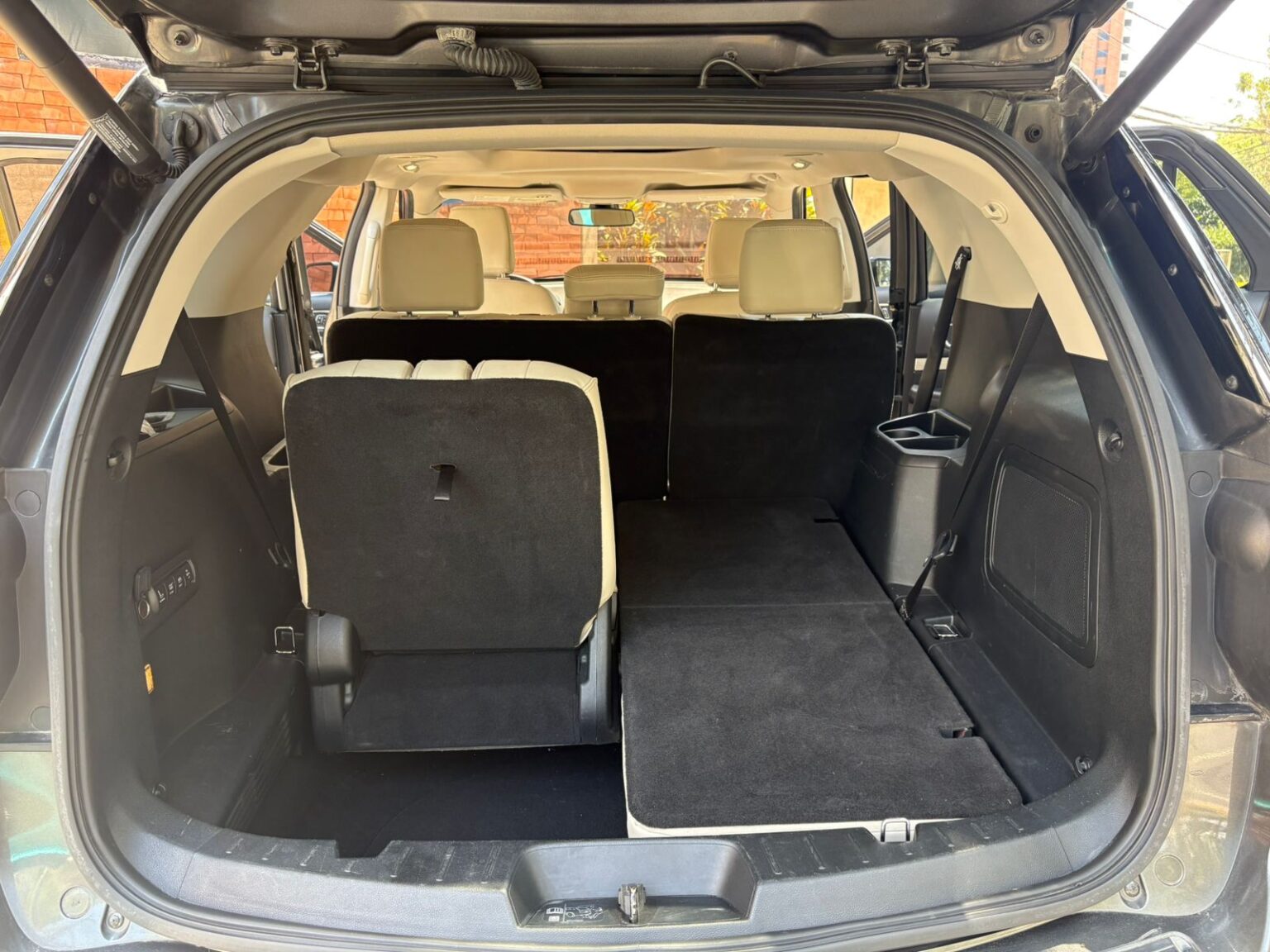 Ford-Explorer-Limited-2019-581JVL (13)