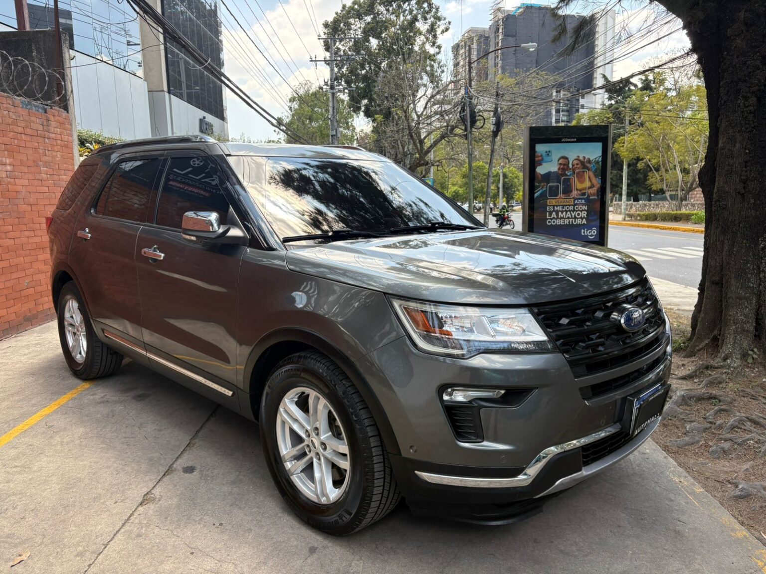 Ford-Explorer-Limited-2019-581JVL (2)