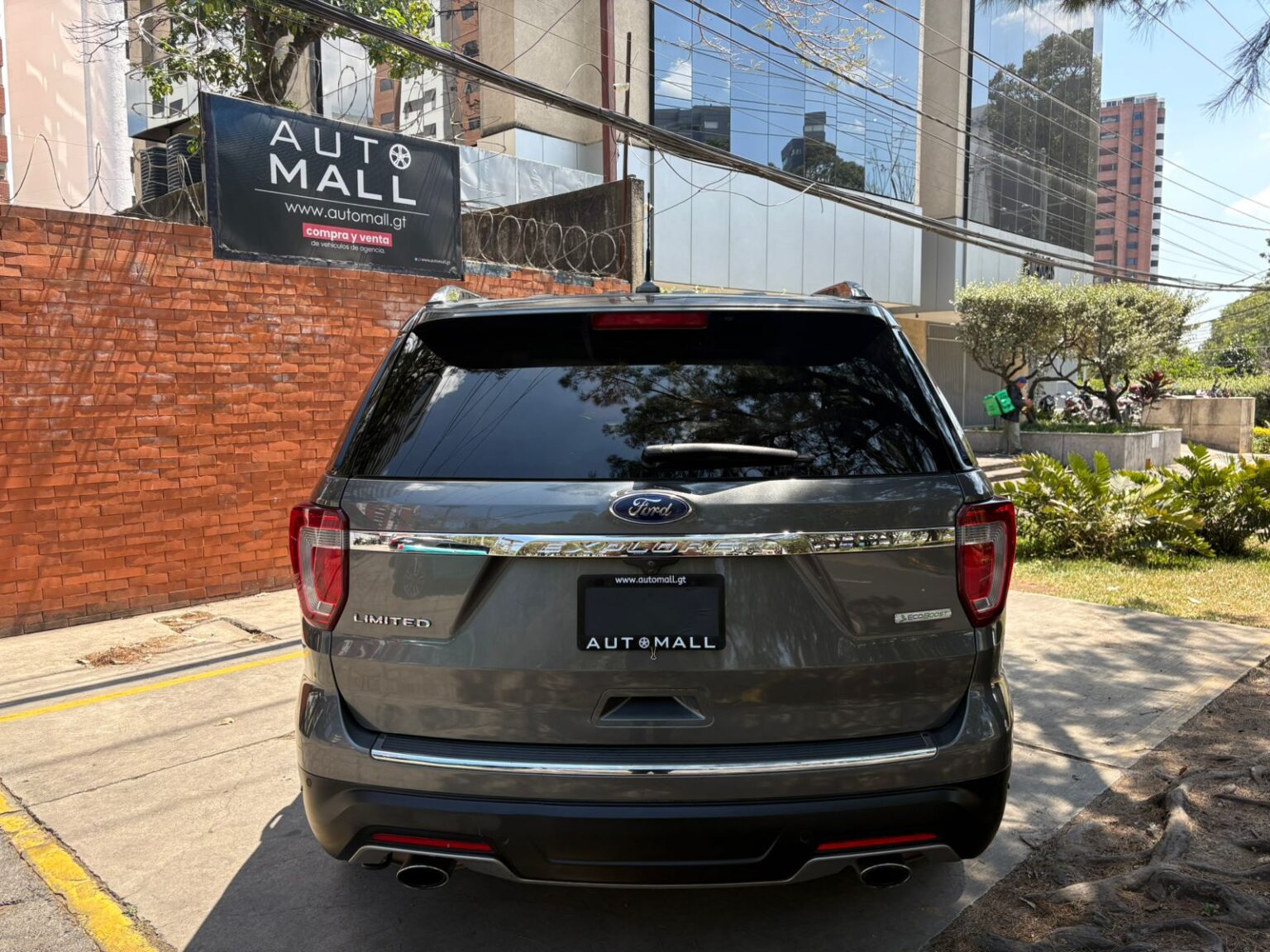 Ford-Explorer-Limited-2019-581JVL (5)