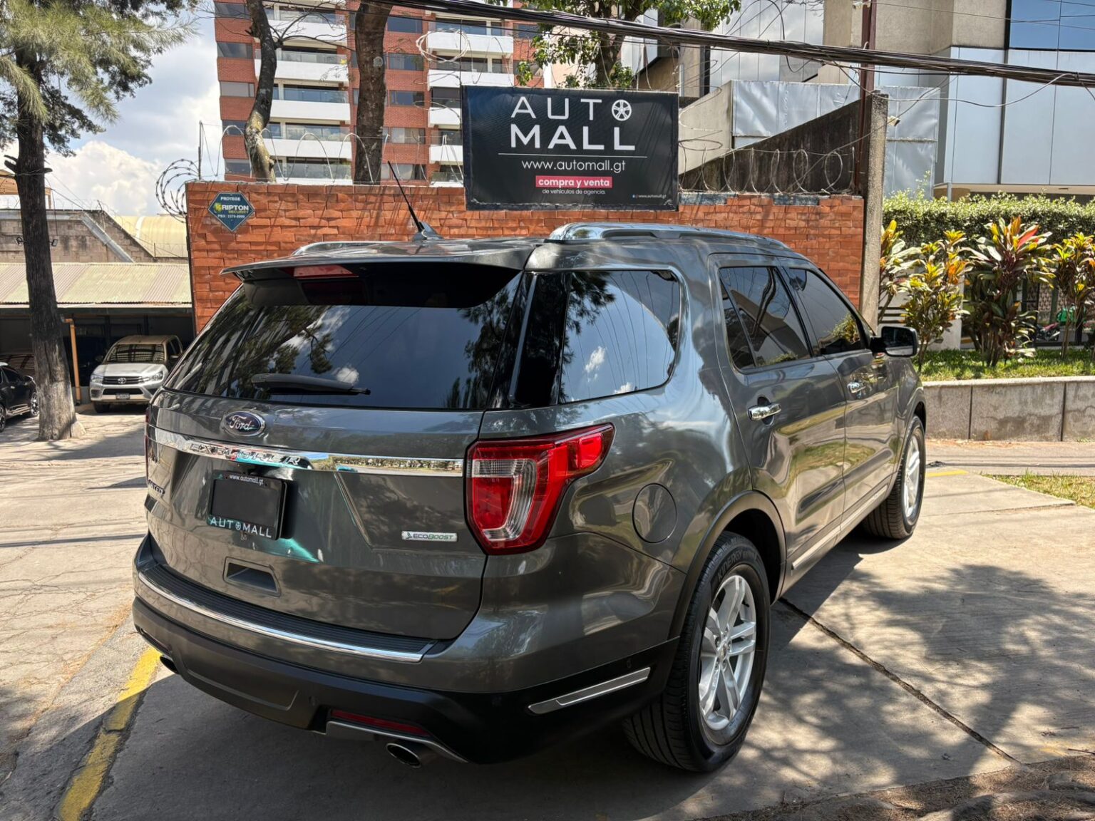Ford-Explorer-Limited-2019-581JVL (7)