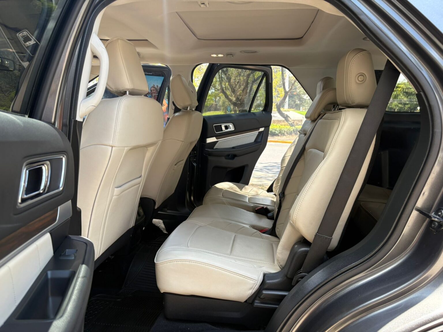 Ford-Explorer-Limited-2019-581JVL (9)