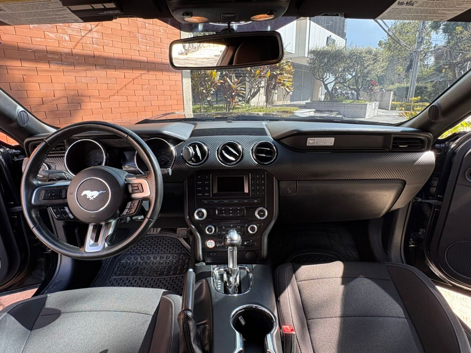 Ford-Mustang-2016-704HZH (10)