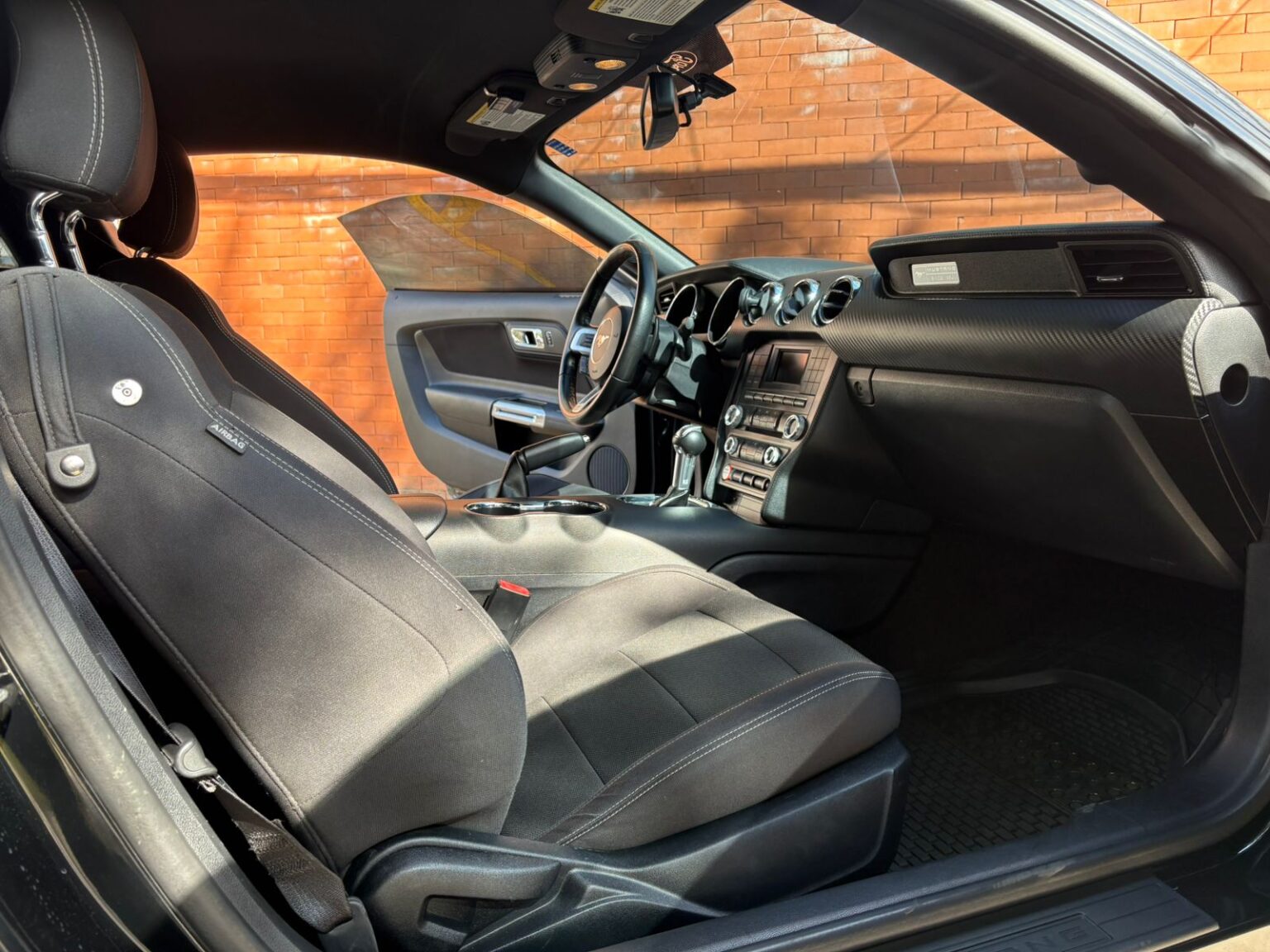 Ford-Mustang-2016-704HZH (15)