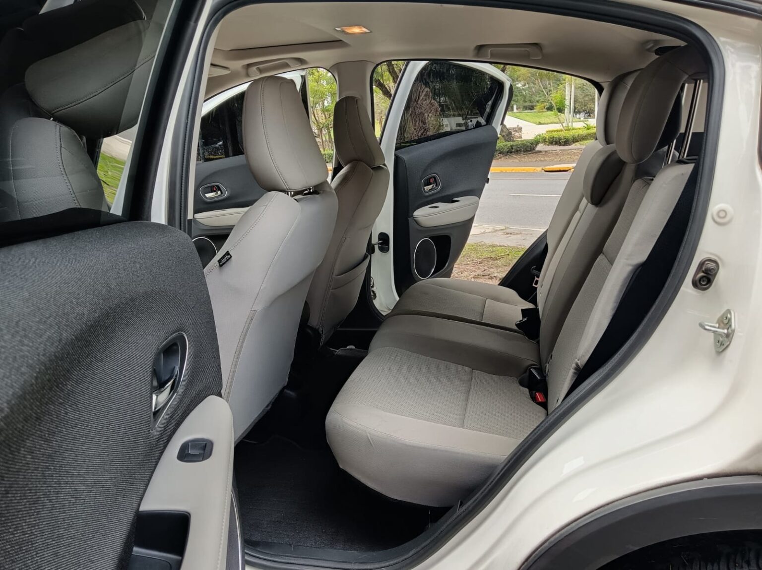 Honda-HRV-EX-AWD-2022-300KHT (5)