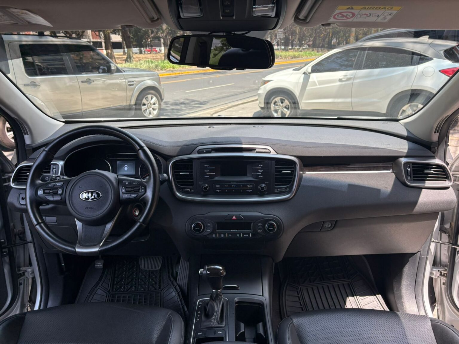 Kia-Sorento-EX-2016-658FYW (12)