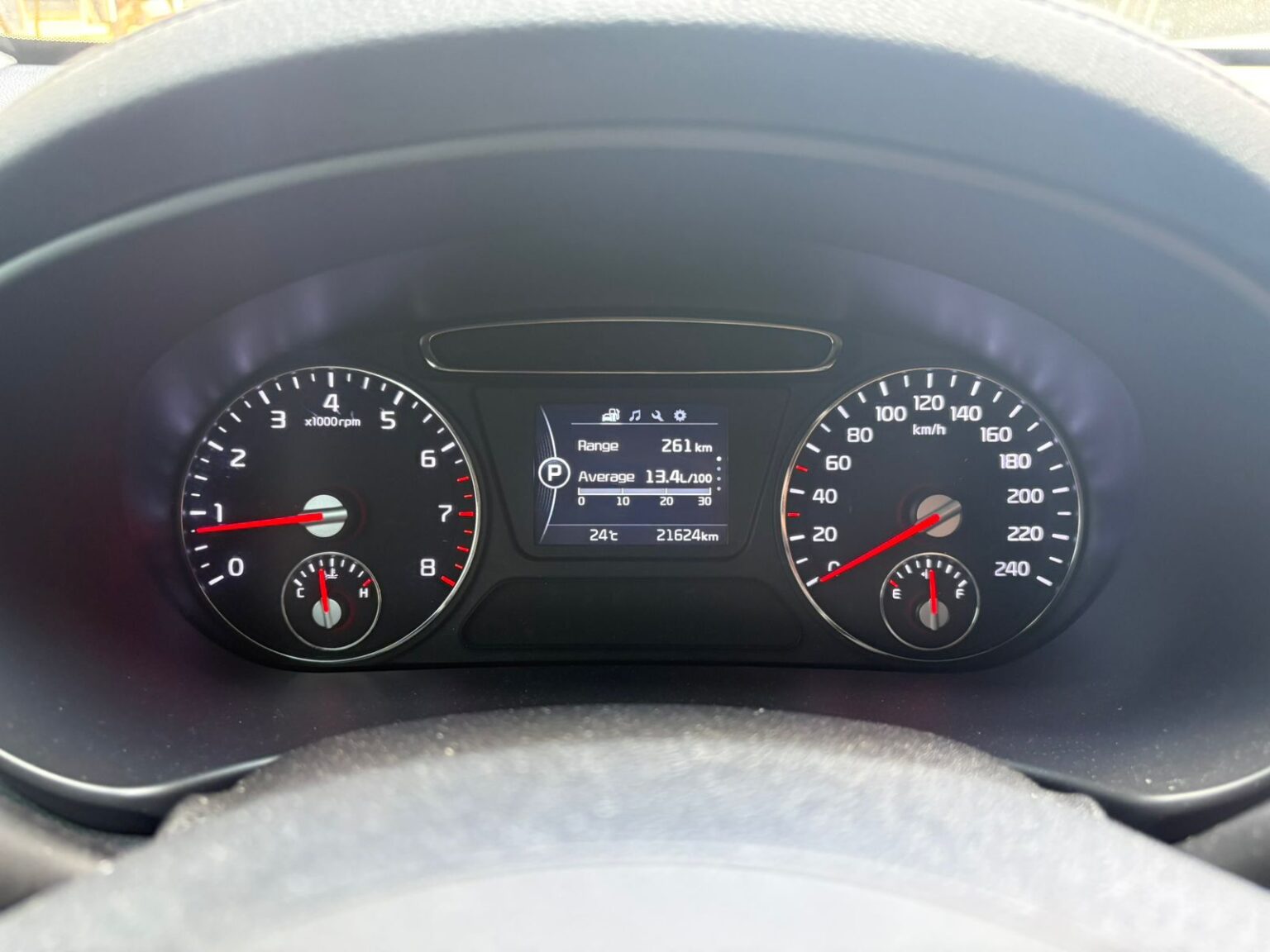 Kia-Sorento-EX-2016-658FYW (13)