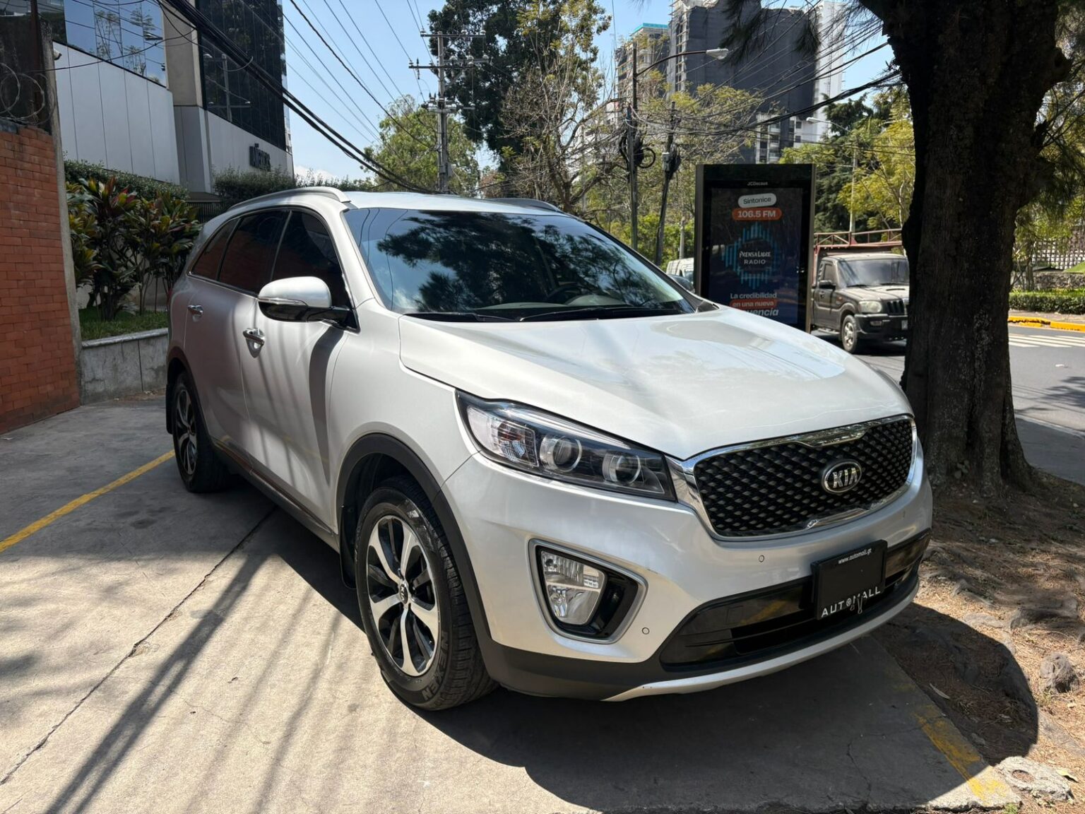 Kia-Sorento-EX-2016-658FYW (2)